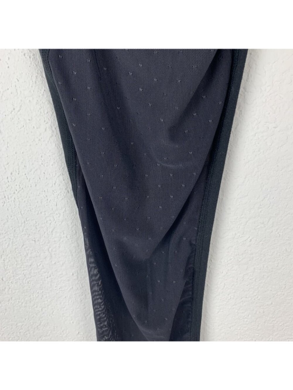 ✨3/$30 Zella Women's XS Black Cropped Leggings - Picture 3 of 5